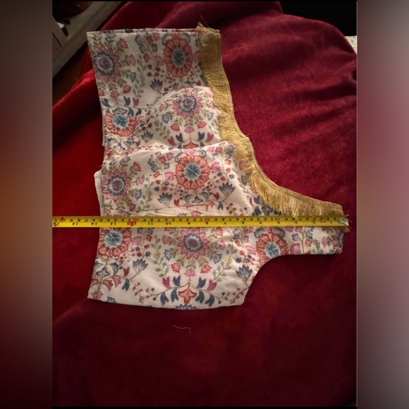 Elegant Floral Maxi Skirt in Cream - Picture 4 of 7